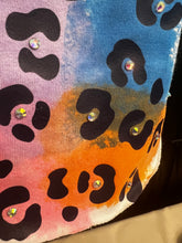 Load image into Gallery viewer, ‘Mom Life’ Distressed Tee
